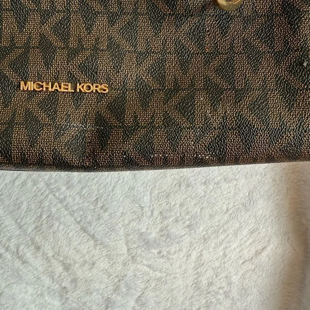 Michael Kors Signature Brown and Tan Tote - Picture 4 of 15